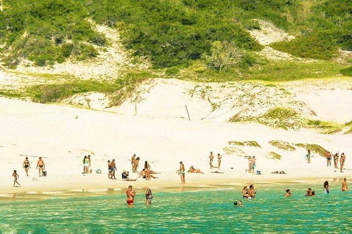 Excursion d'une journée à Arraial et Búzios: paradis sur la côte de Rio de Janeiro
