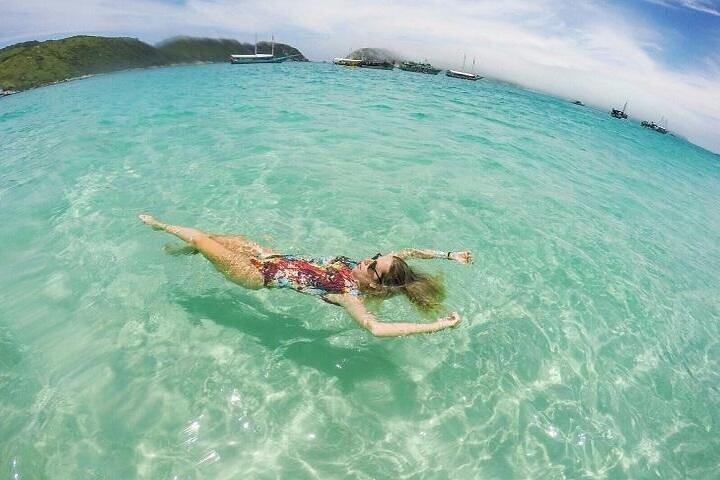 Excursion d'une journée à Arraial et Búzios: paradis sur la côte de Rio de Janeiro