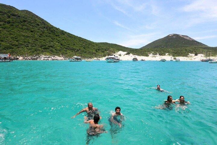 Excursion d'une journée à Arraial et Búzios: paradis sur la côte de Rio de Janeiro