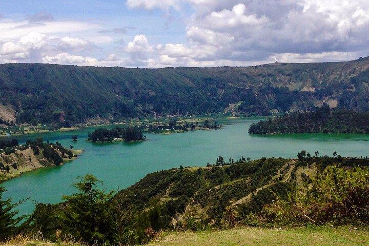 ウェンチの素晴らしい火口湖&古代教会への日帰り旅行