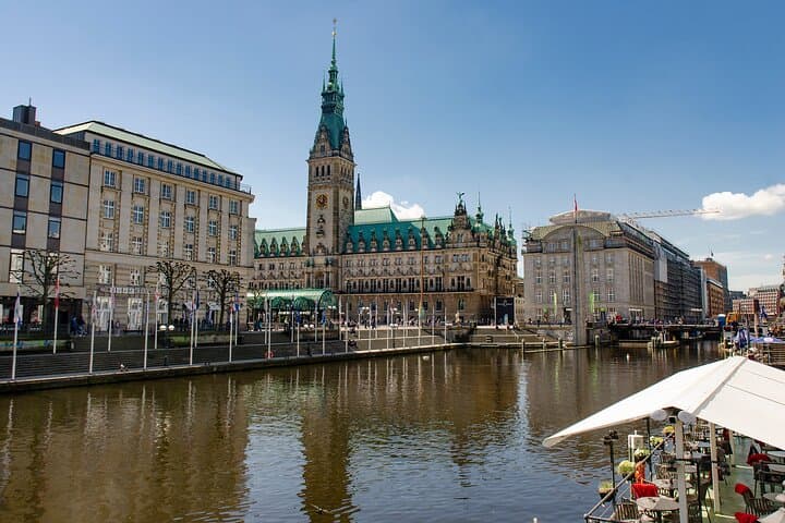 Hamburg Hop-on-Hop-off Tour, Harbor and Lake Alster Cruise