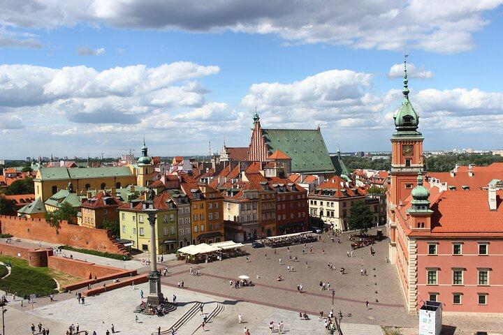 Warsaw Private Walking Tour com um local
