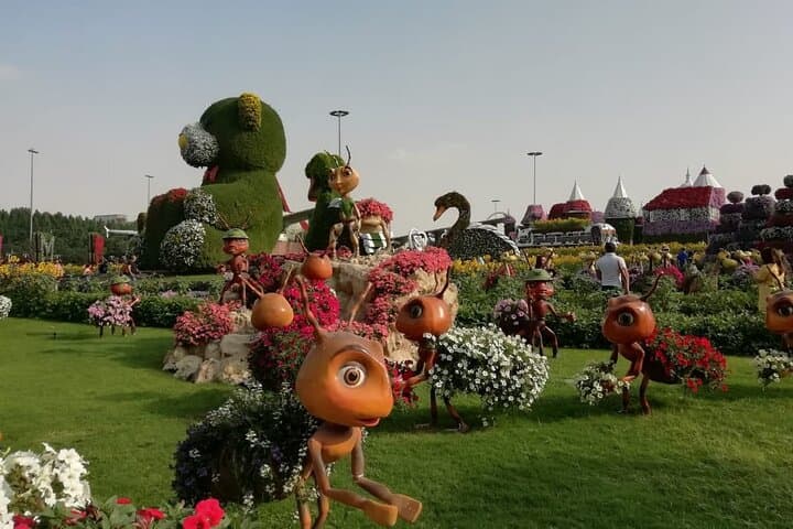 Dubai Global Village and Miracle Garden Tour with Transfers