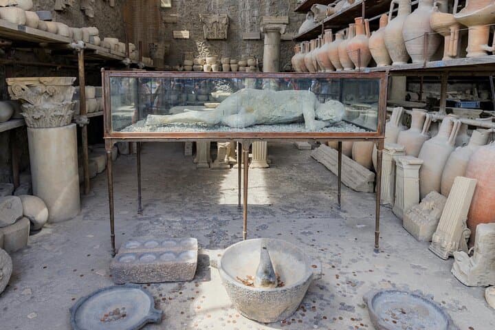 Private Tour of Pompeii and the Amalfi Coast from Sorrento or Naples
