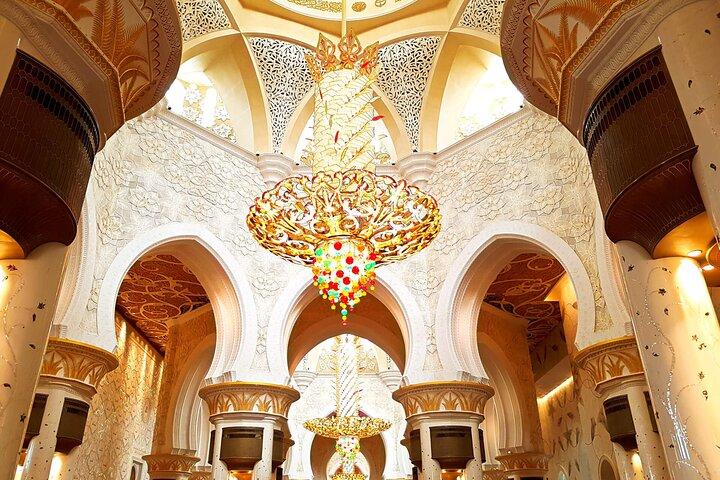 Halvdags privat Abu Dhabi-tur med Louvre-museet fra Abu Dhabi