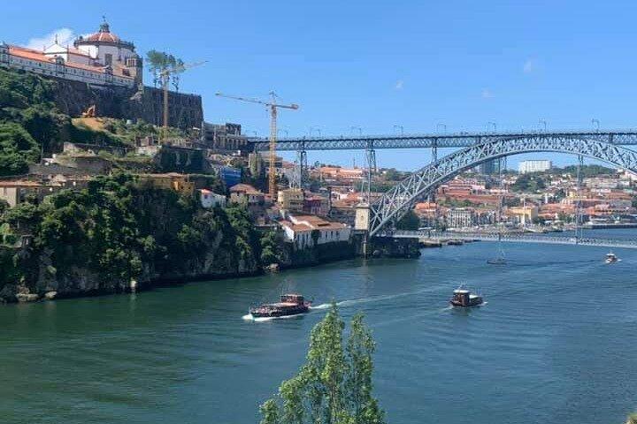 Porto Privétransfer van/naar de luchthaven met 2 uur minitour (1 - 3 personen)