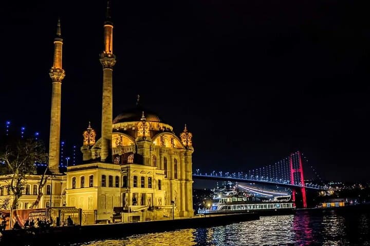 Circle Istanbul (Extraordinary Istanbul)