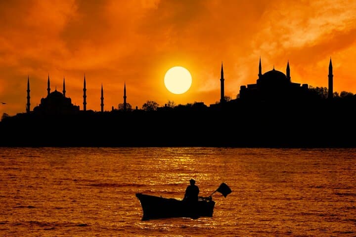 Circle Istanbul (Extraordinary Istanbul)