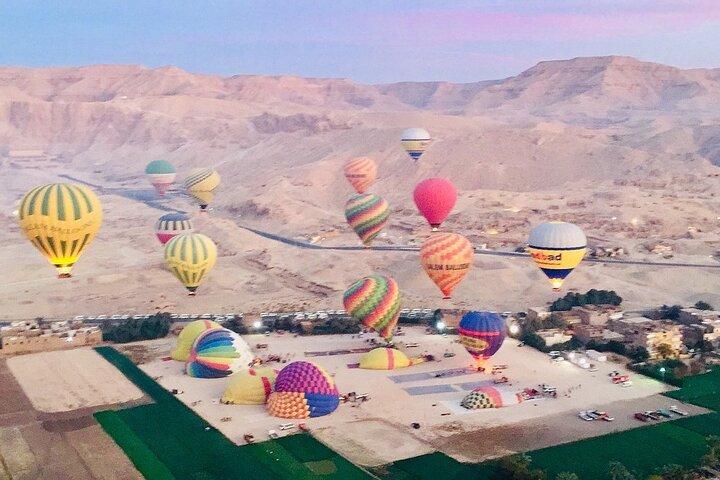 Heißluftballonfahrt bei Sonnenaufgang in Luxor