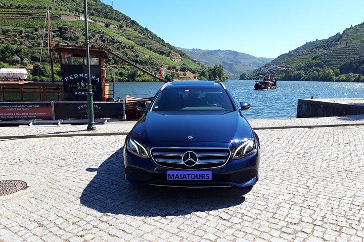 Porto Privétransfer van/naar de luchthaven met 2 uur minitour (1 - 3 personen)