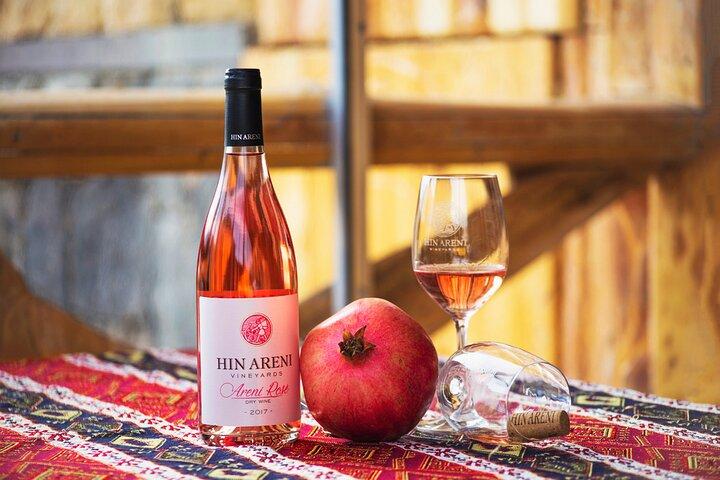 Gruppetur: Hin Areni Winery, Tatev (wayback på Ropeway), Khndzoresk Caves