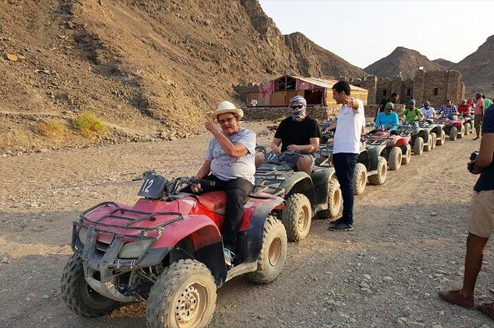 Sunset Desert Safari Trip di ATV Quad