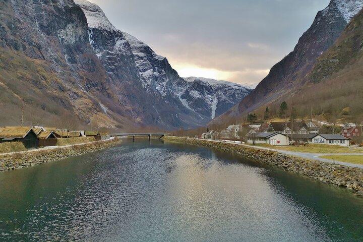 送迎サービス、高級車1〜3名様:Bergen - Flåm、Gudvangen