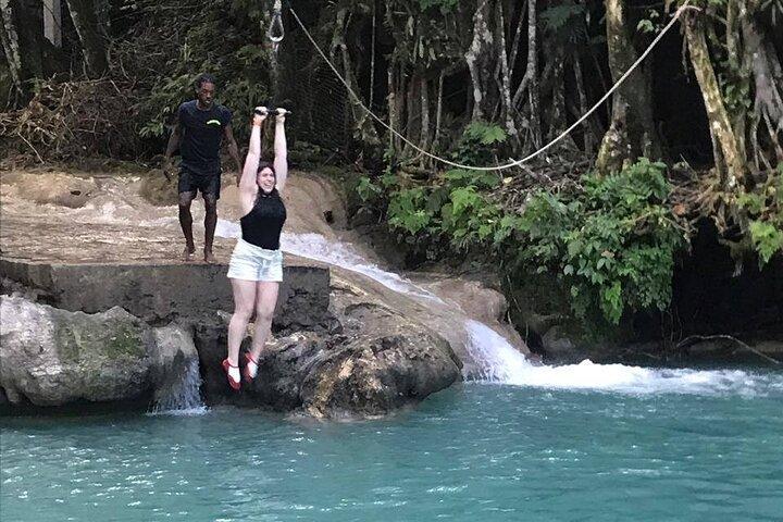 Excursão particular em Blue Hole e Secret Falls