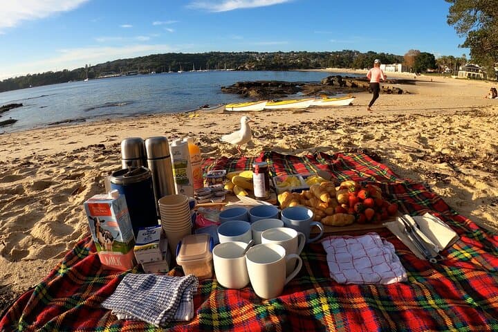 Sydney: Sunrise Escape – Middle Harbour Kayaking Experience