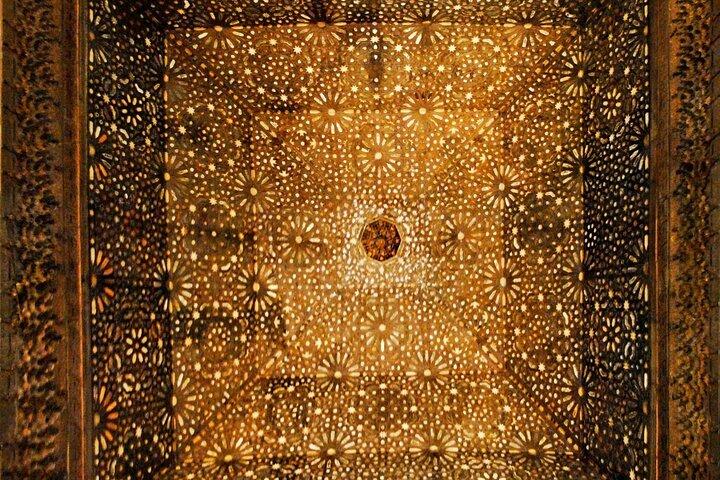 Komplettera Alhambra med reseledare - Undvik individuella köer