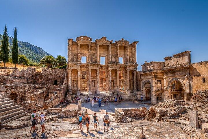 A-Day-Tour of Efesus and The Ancient City