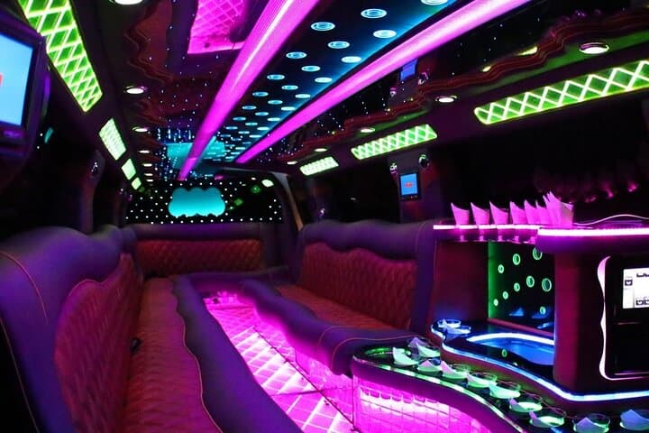 Private Arrival Transfer: From LAS Airport by SUV or Luxury Limo