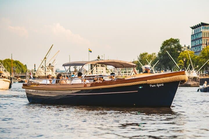 Amsterdam Highlights - Group Cruise with Apple Pie, 2 Drinks
