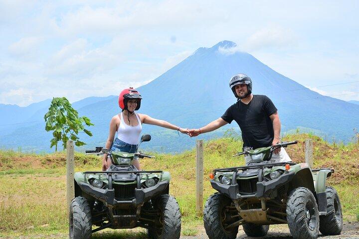 Expérience guidée en VTT Discovery Adventures à La Fortuna, volcan Arenal