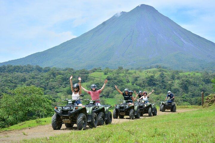 Expérience guidée en VTT Discovery Adventures à La Fortuna, volcan Arenal