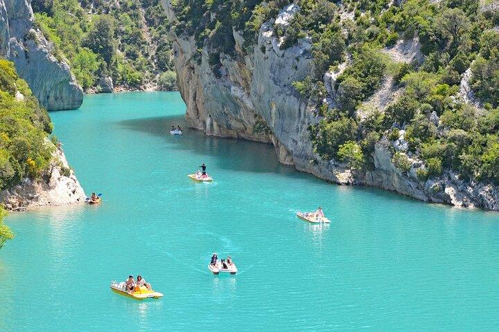 Excursão privada de dia inteiro em Lavender e Provence com coleta