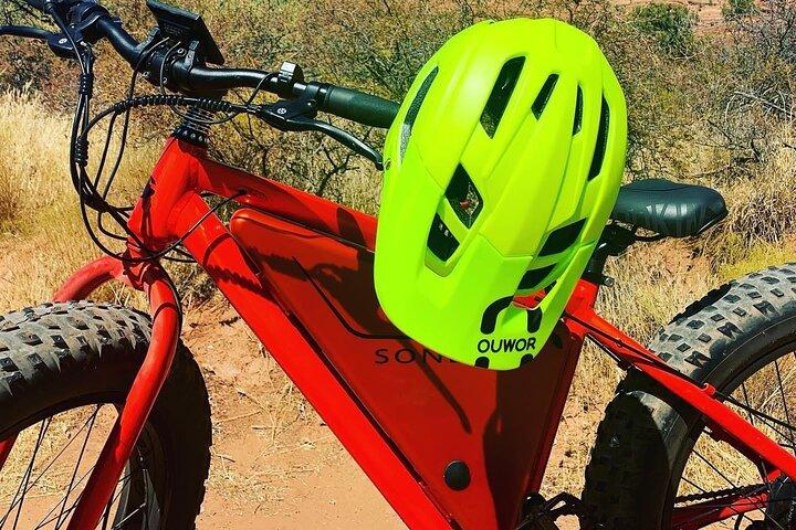 セドナの究極のEバイクツアー。 セルフガイドチャペル,大聖堂,ベル