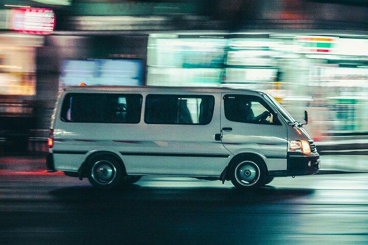 ダブリン空港からダブリン市内中心部までの専用送迎バス (15 席)