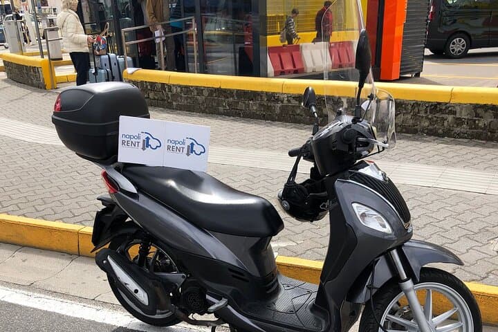 Scooter Tour In Naples