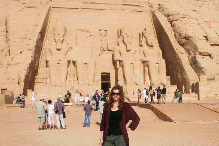Visite privée d'une journée complète du temple d'Abou Simbel au départ du Caire en avion