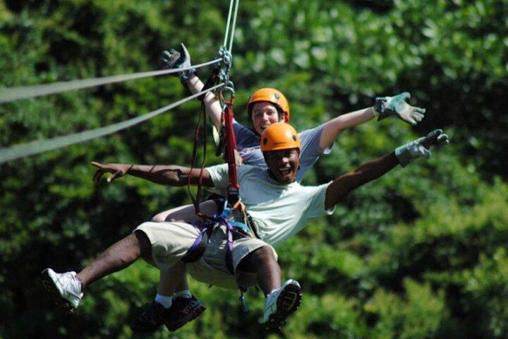Hot Springs e Zip Line Adventure Tour di un'intera giornata