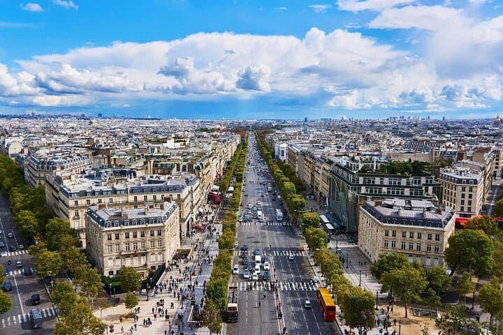 Paris Airport CDG Arrival Private Transfer to Paris by Luxury Van