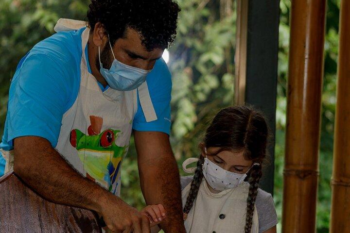 マヌエル・アントニオの料理教室と薬用植物の庭園訪問