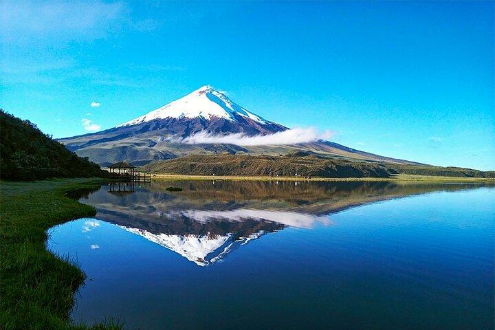 Cotopaxi & Baños Heldagstur från Quito Adventure i Anderna