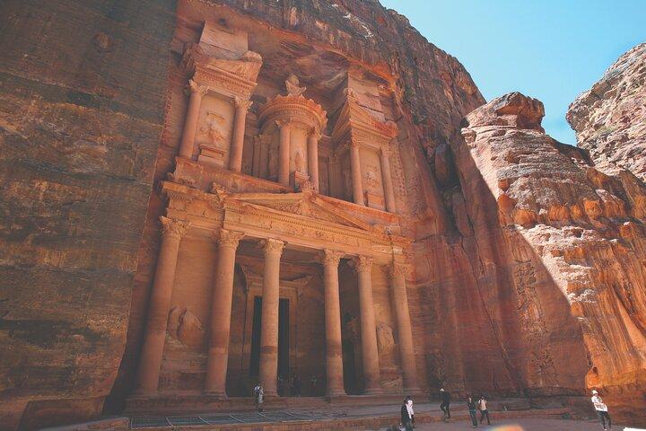 Van Aqaba een dagtocht naar Petra