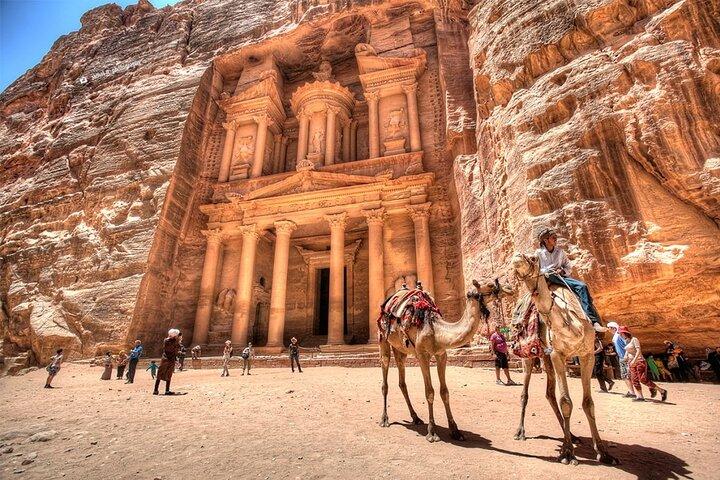 Van Aqaba een dagtocht naar Petra