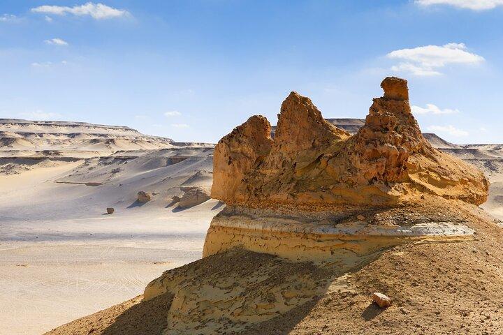 カイロからワディ アル ヒタンとファイユーム オアシスへの 3 日間の旅行