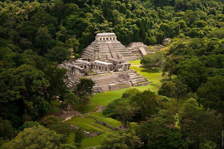 Volledige dagtour naar de archeologische zone van Palenque met watervallen