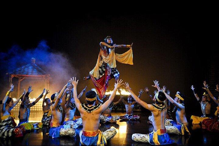 Show de Devdan en el Teatro Bali Nusa Dua