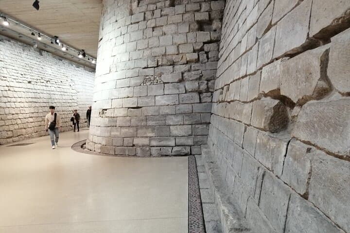 Louvre Highlights Tour for Kids Ticket Included