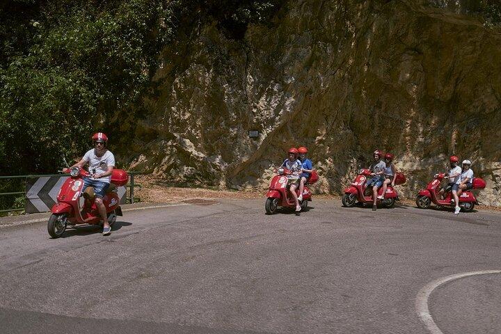 Visite autoguidée d'une journée en scooter au départ de Peschiera del Garda
