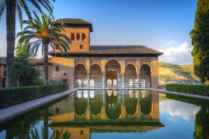 Alhambra : Guided Tour & Ticket Nasrid Palaces Guaranteed