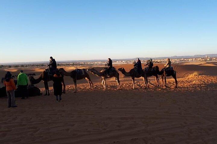 Merzouga Sahara e acampamento de luxo Erg Chebbi