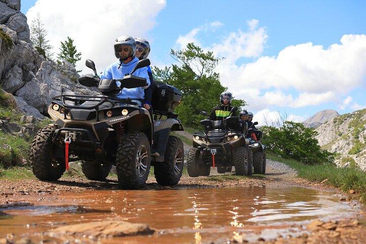スタリグラードの4時間クワッドバギーATVマウンテンアドベンチャー