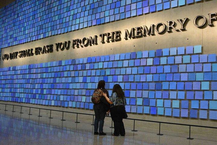 NYC グラウンド ゼロ プライベート ファミリー ツアーと 9/11 メモリアル チケット