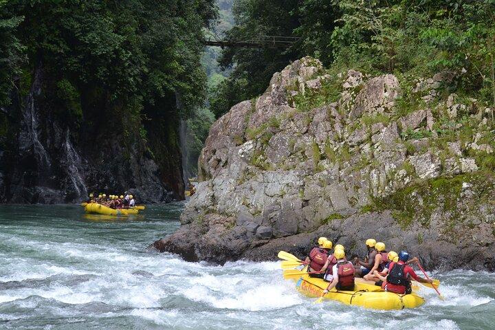 2-dages tur til Pacuare-floden i Costa Rica.