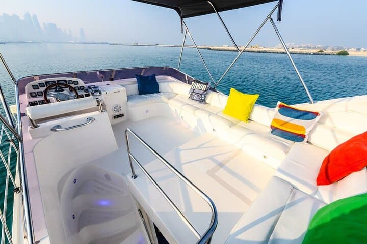 Private Charter Yacht: Dubai Marina, Atlantis And Burj al Arab