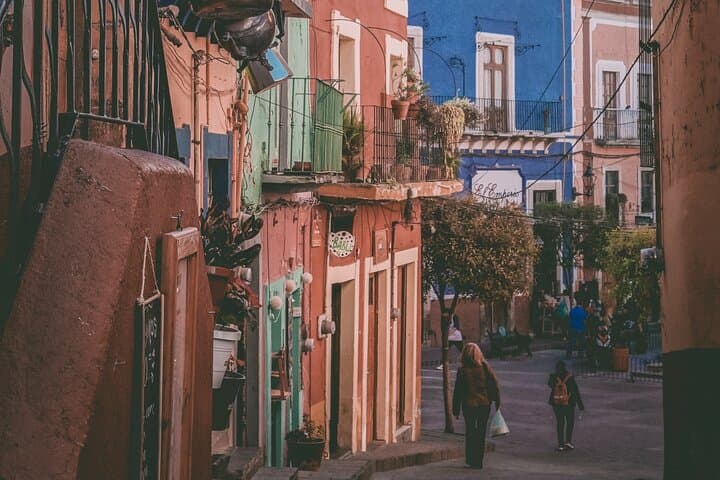 Mexico City to Guanajuato - Private transfer, 2 Sightseeing hours, local driver
