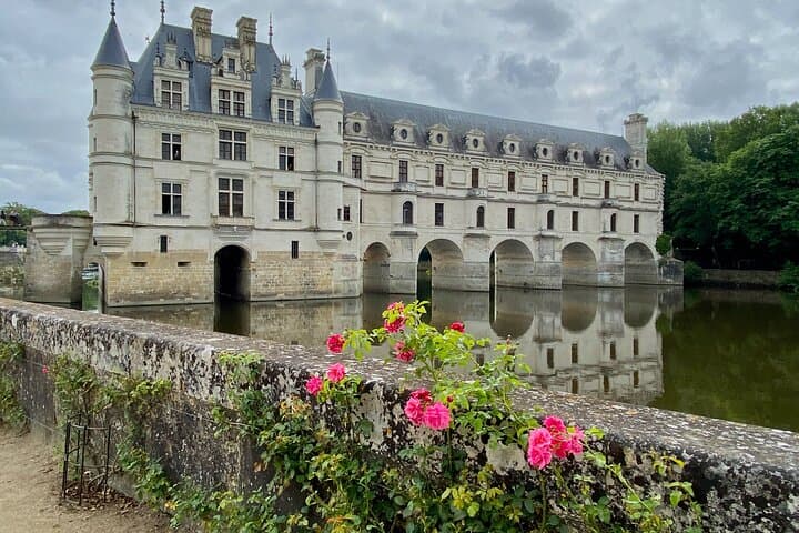 Loire Castles Chenonceau, Chambord & 2 Wineries Private Trip