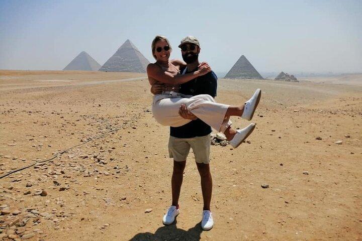 Visite privée pyramides de Gizeh, Sphinx, déjeuner et dîner croisière sur le Nil avec danseuse du ventre